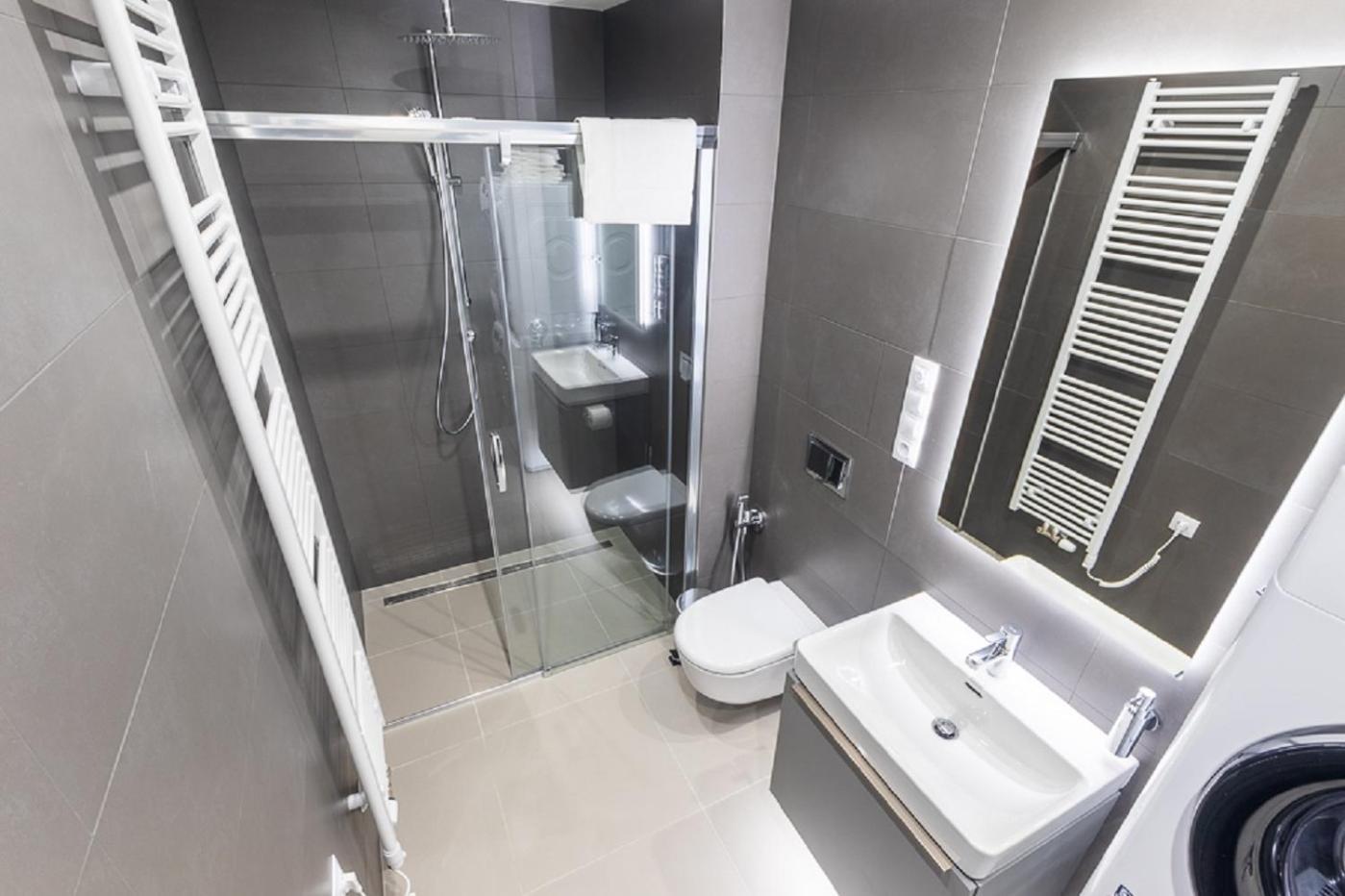 4 Room, 2 Bath, Parking Apartmán Praha
