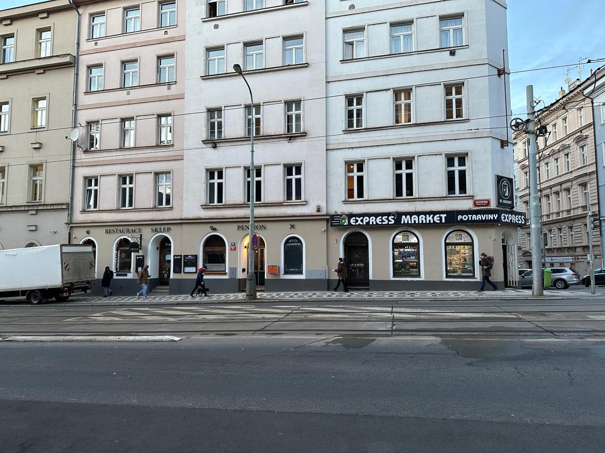 Apartmán 4 Room, 2 Bath, Parking Praha
