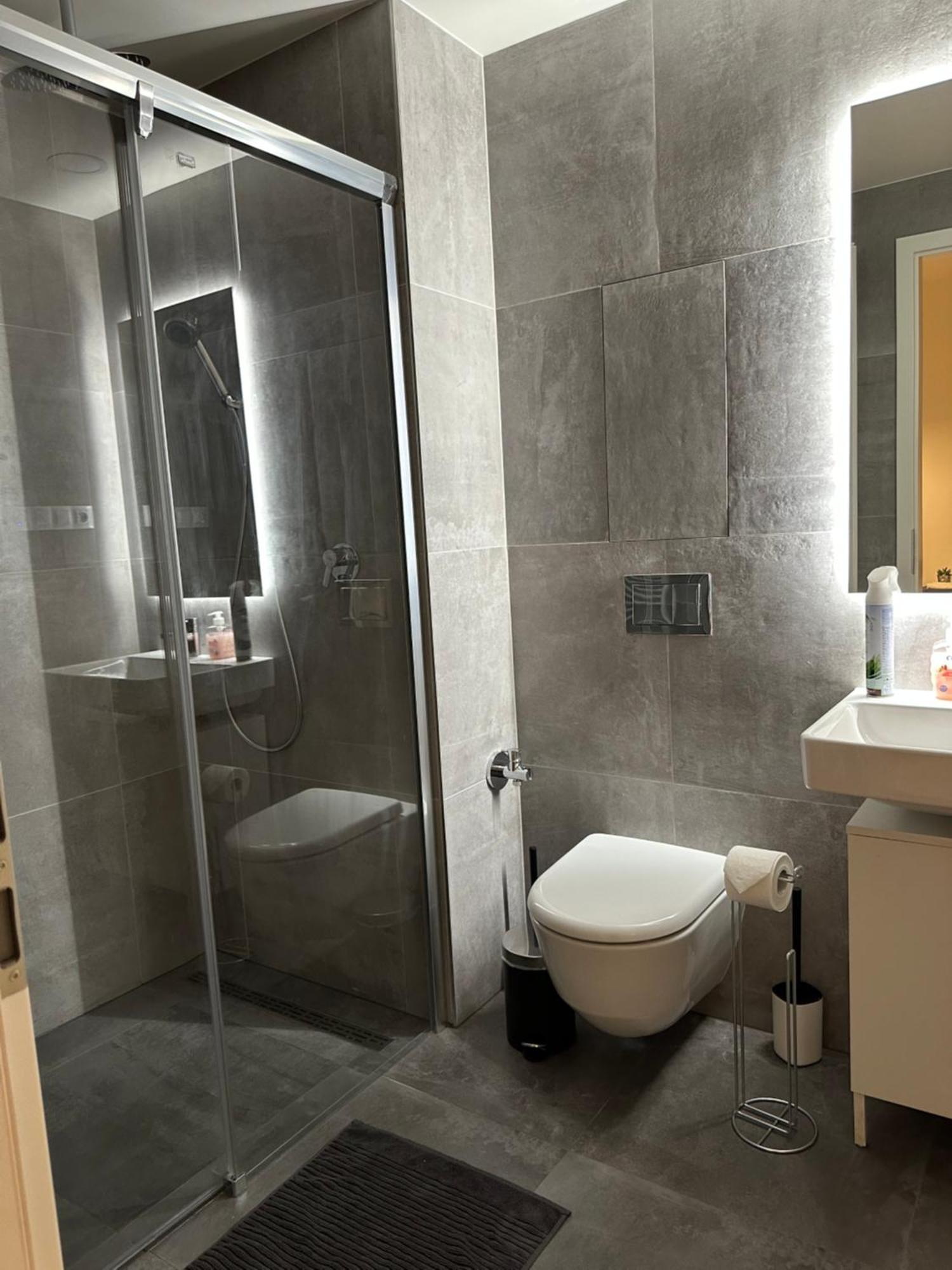 Apartmán 4 Room, 2 Bath, Parking
