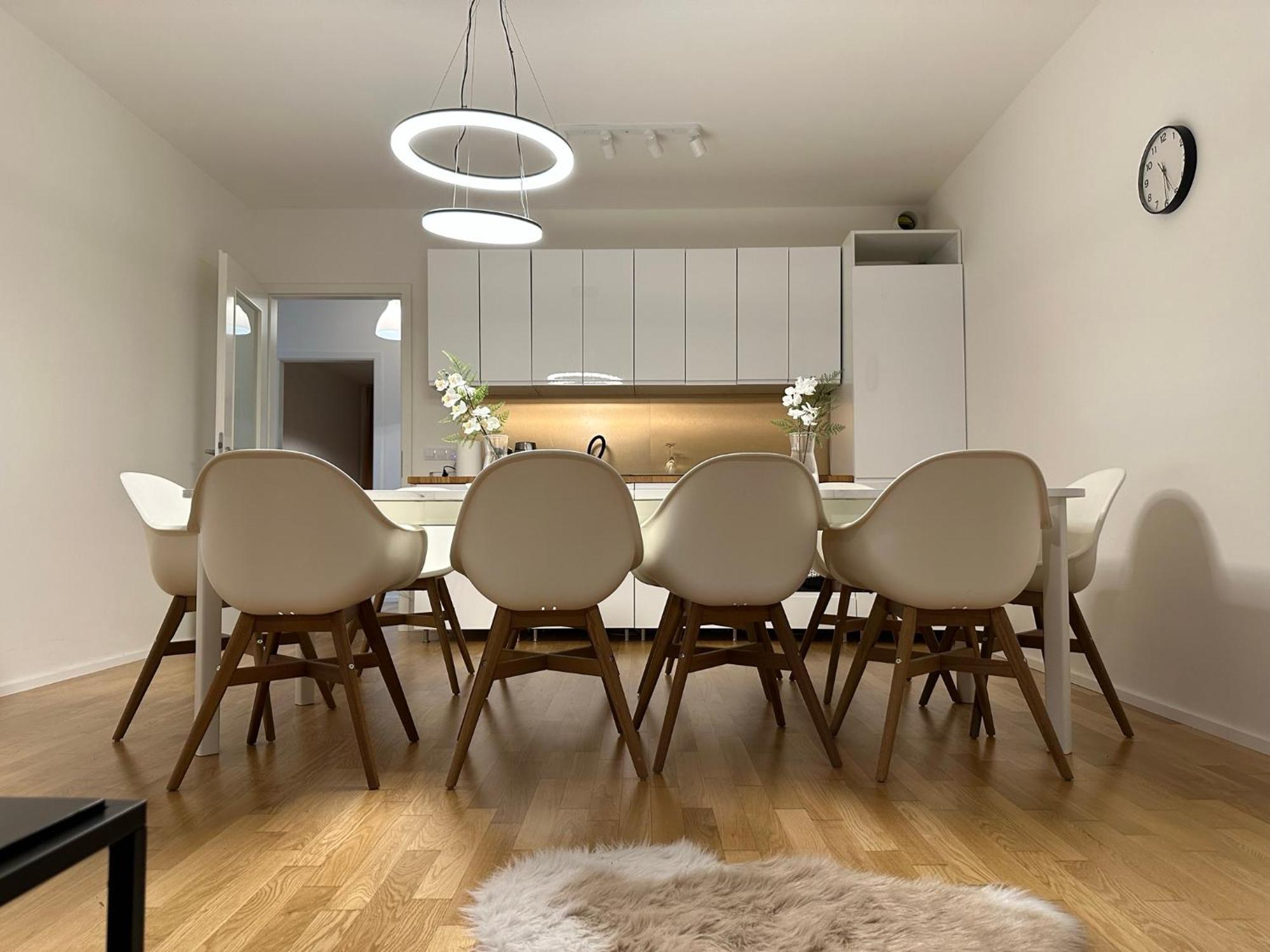4 Room, 2 Bath, Parking Apartmán *