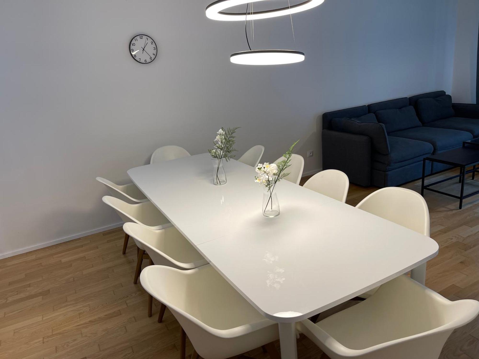 4 Room, 2 Bath, Parking Apartmán